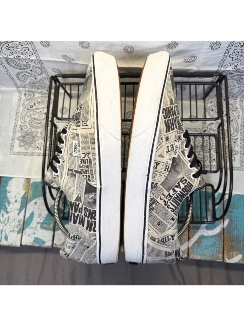 VANS Era Harry Potter Newspaper Print Low Top Sneakers White/Black Mens Sz 13